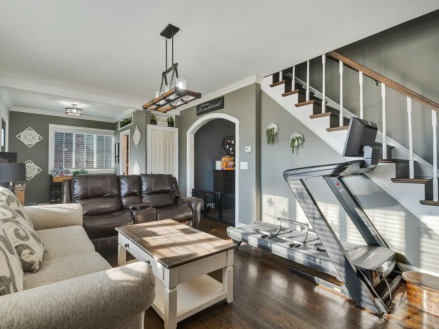4 bed, 1.5 bath, 4200 sqft, $4,750 — Photo 3