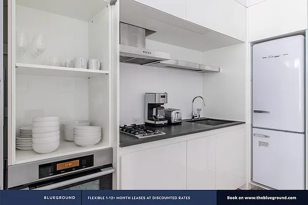 Rented by The Blueground | media 6