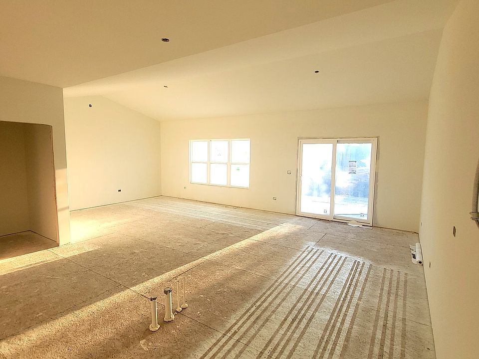 2nd image of 2164 Sky Harbor Dr