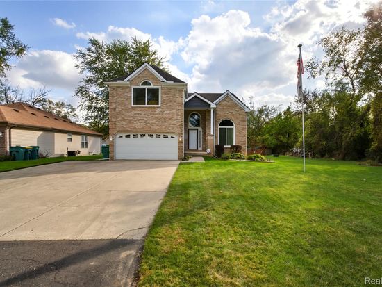 35903 Park Pl, Romulus, MI 48174