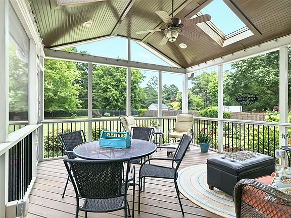 2nd image of 3024 Whitehart Ln
