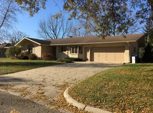 1143 Hawthorne Ave, Owatonna, MN 55060