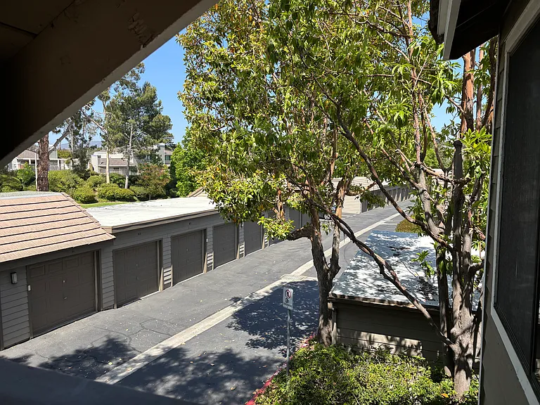 1095 Shadowridge Dr — Photo 12