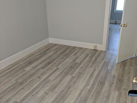 3rd image of 204 E 2nd Ave APT 05
