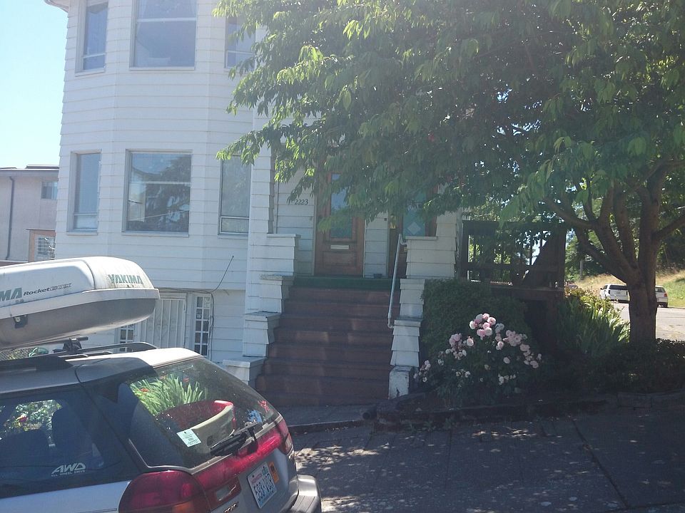 2nd image of 2223 W Armour St