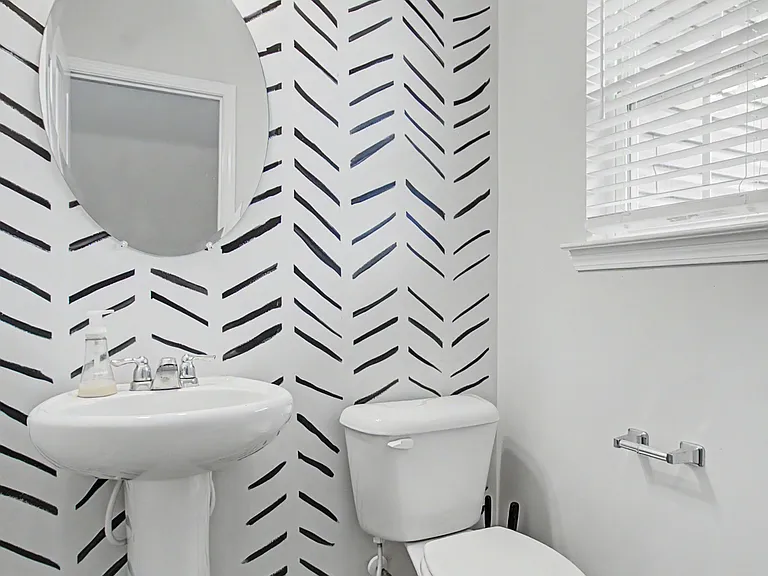 785 Fairview Cir — Photo 2