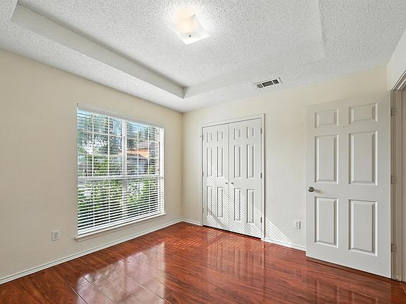 5th image of 2711 Primrose Ln