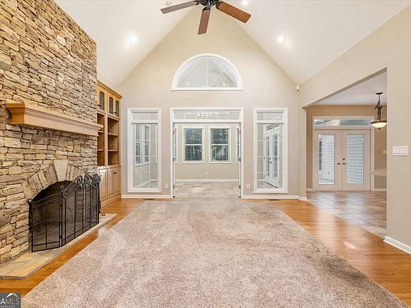 4th image of 1628 Valley View Dr
