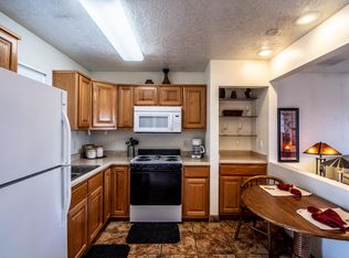 1005 E Navajo St, Farmington, NM 87401