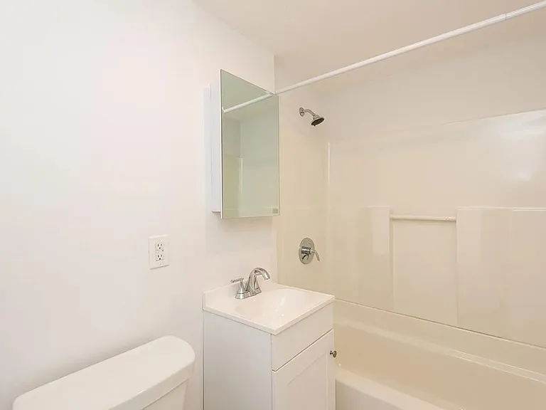 112 Adams St #3-R — Photo 10