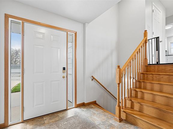 3rd image of 6016 Sharon Ln NW