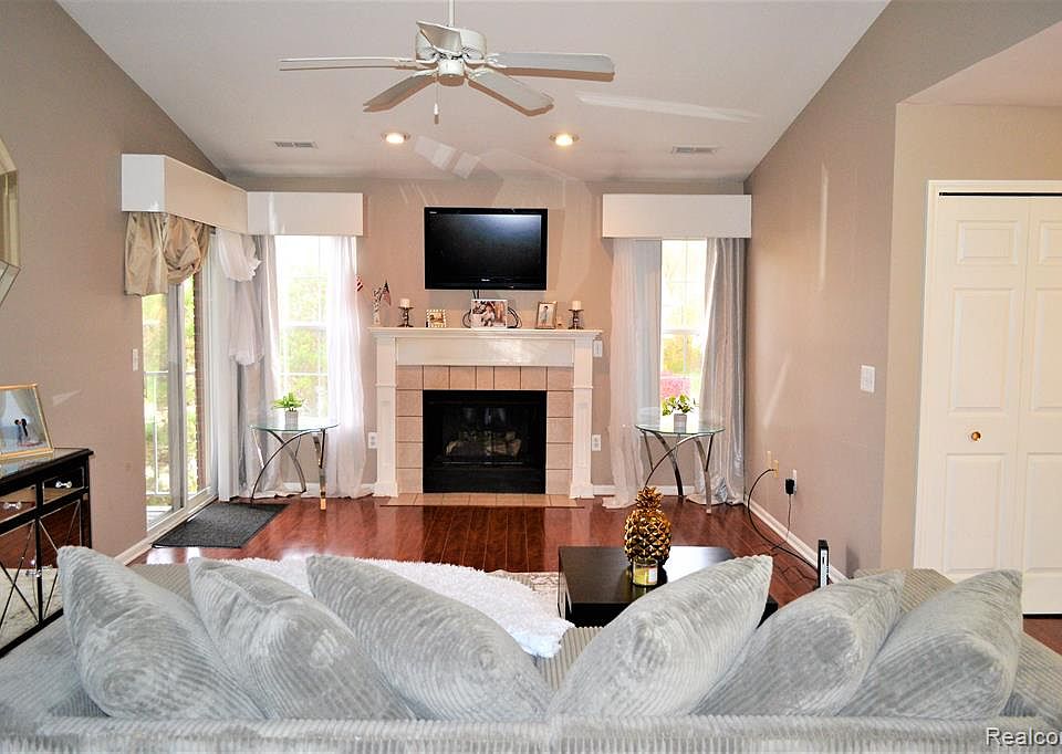 15395 Cornell Dr Clinton Township, MI Zillow