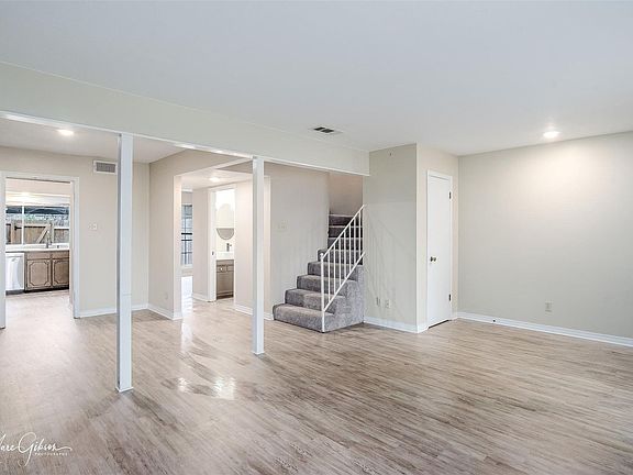 4th image of 251 E Stephenson St