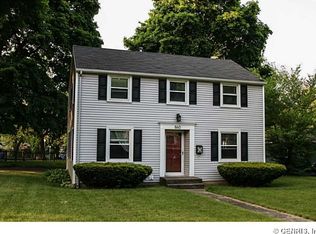 860 Blossom Rd, Rochester, NY 14610