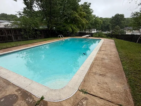 490 Williamsburg Ln, Odenton, MD 21113