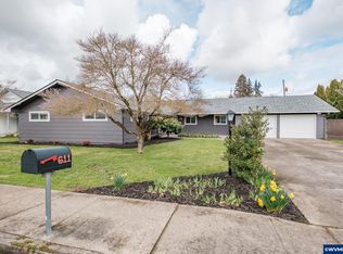 611 W D St, Lebanon, OR 97355