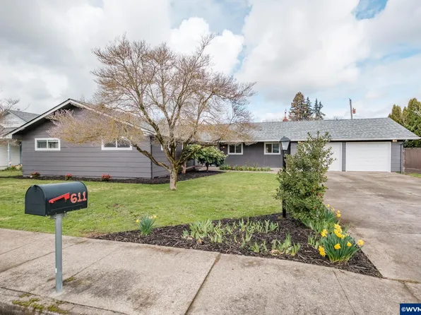 611 W D St, Lebanon, OR 97355