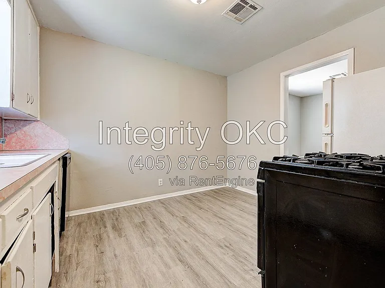 416 Reed Pl — Photo 6