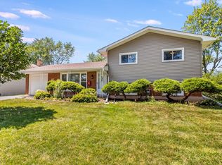 1850 N Newport Rd, Hoffman Estates, IL 60169