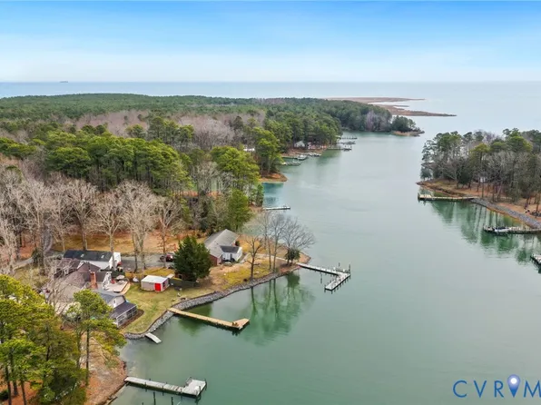 844 Monarch Shores Rd, Kilmarnock, VA 22482