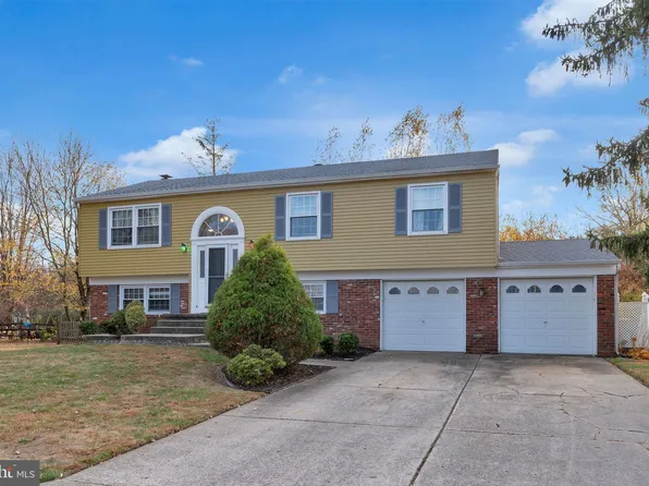 40 Coachman Dr, Bordentown, NJ 08505