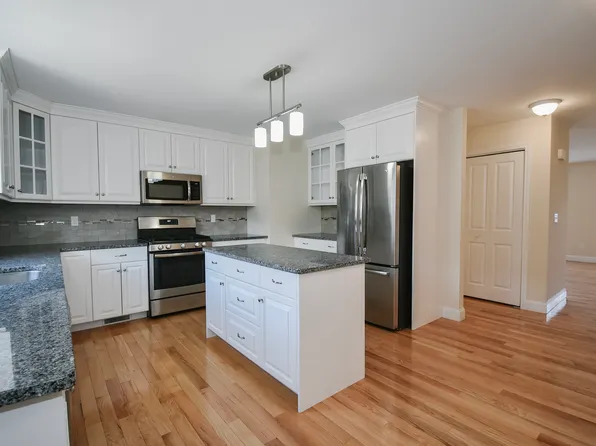 380 King St APT 8, Bristol, CT 06010