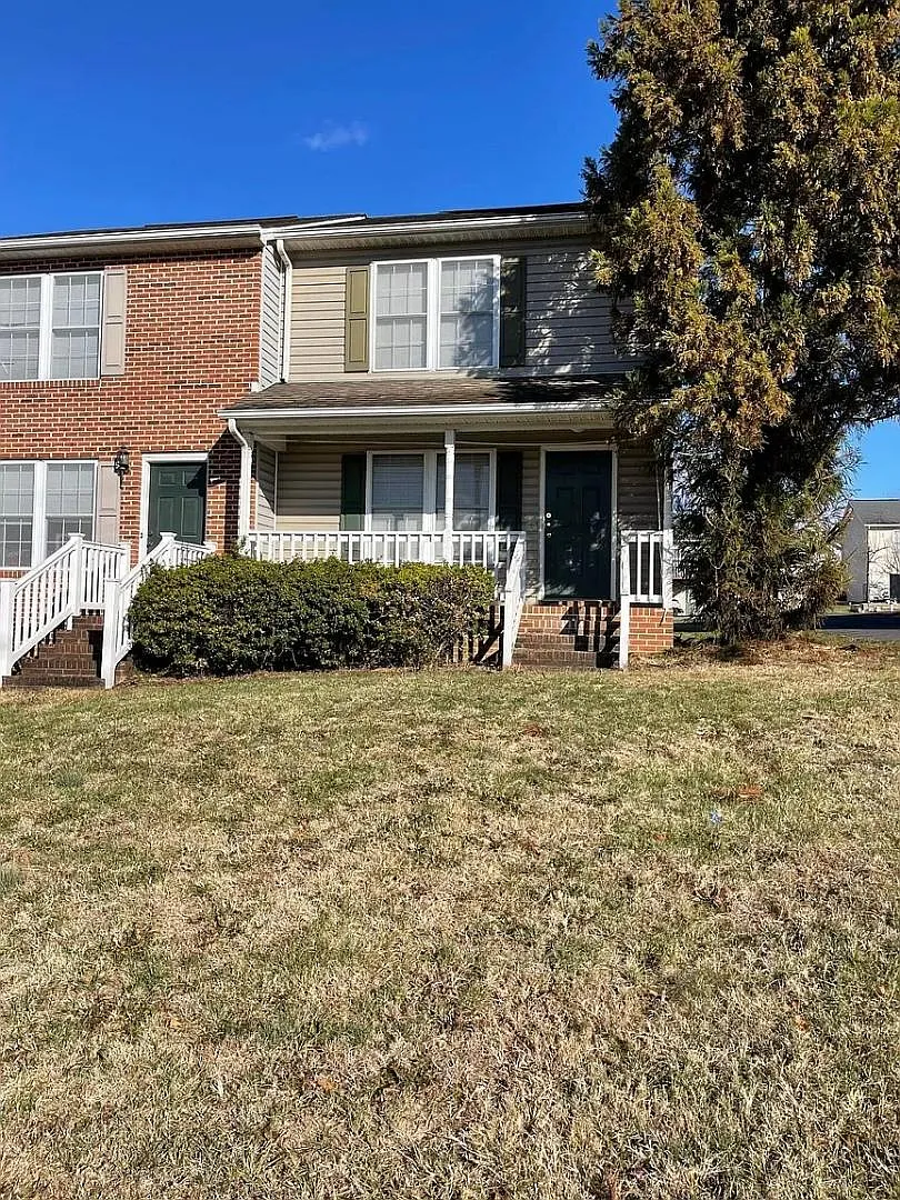 1540 W Market St - 1540 W Market Street — Photo 1