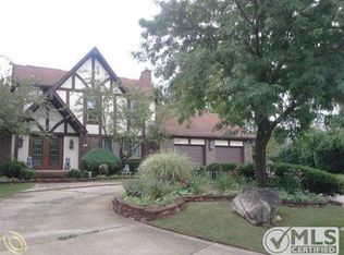 5311 Par Valley Ct, West Bloomfield, MI 48323