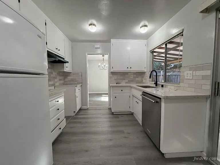 282 Wheeler Ave — Photo 9