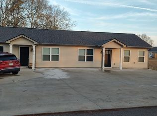 443 Camp Ferry Rd #B, Gaffney, SC 29341