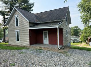 135 Mound St, Sherrodsville, OH 44675