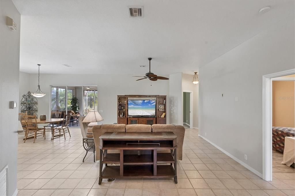 446 Pinewood Lake Dr, Venice, FL - More