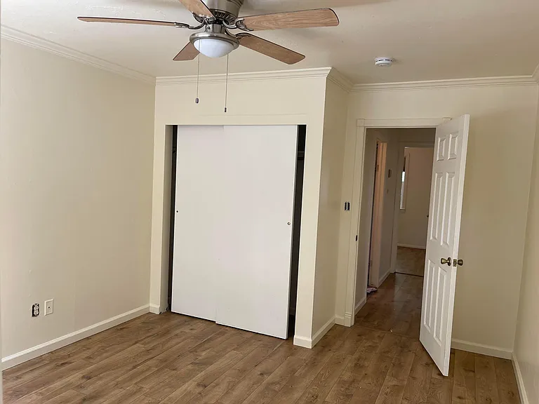 1235 Oak St — Photo 7