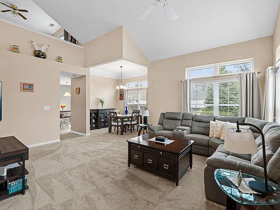 4th image of 277 Kathryn Ln