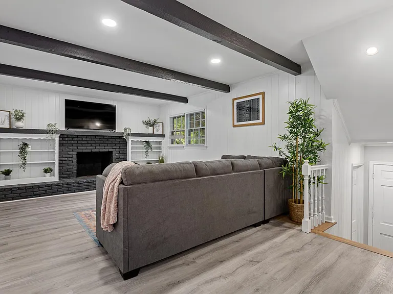 9305 Lamar Ave — Photo 16