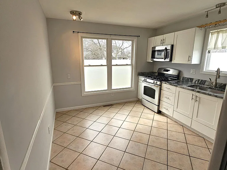 33 Cooks Ct — Photo 3
