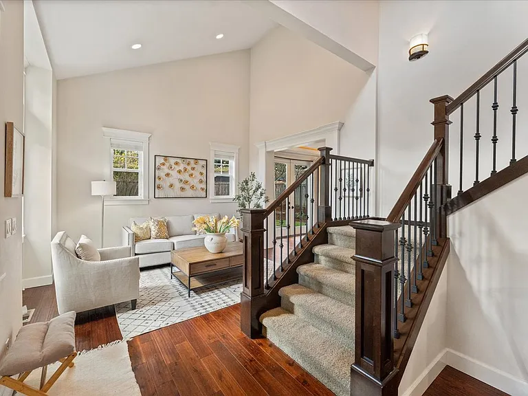 8718 NE 134th St — Photo 11