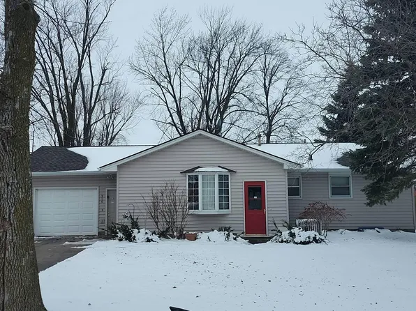 310 N Ash St, Belle Plaine, MN 56011