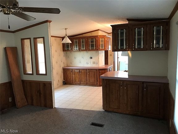 4th image of 30 Manor Dr