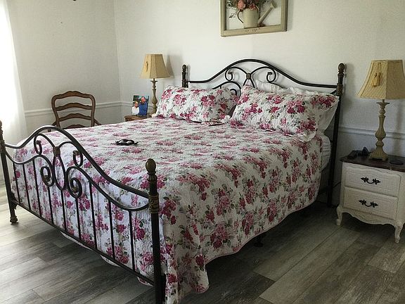 3rd image of 1001 Matthew Ave