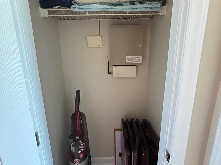 468 Derby Ln — Photo 30