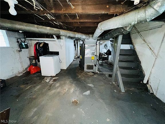 5th image of 3450 E 147th St