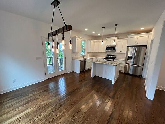 4th image of 1767 Oakvale Dr