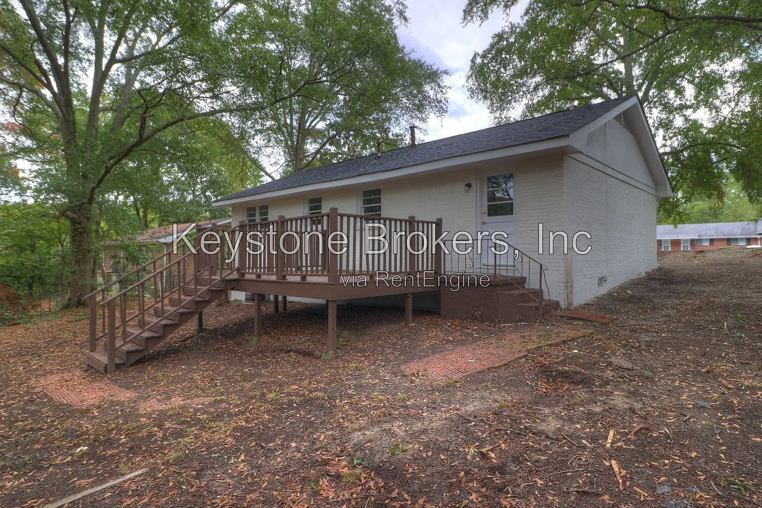 3 bed, 1.0 bath, $1,325 — Photo 2