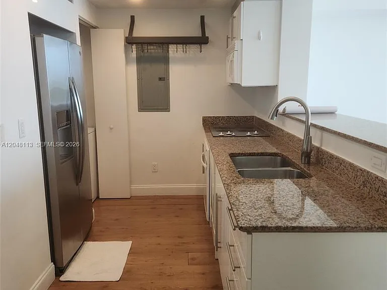 325 Biscayne Blvd #1420 — Photo 6