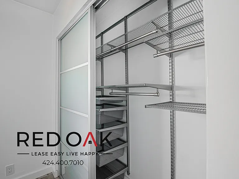 514 S Mariposa Ave #204 — Photo 14