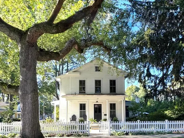 235 E Elm St, Granville, OH 43023