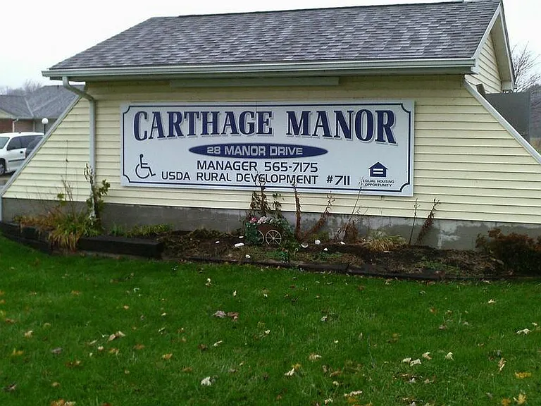 Carthage Manor Apartments — Photo 5