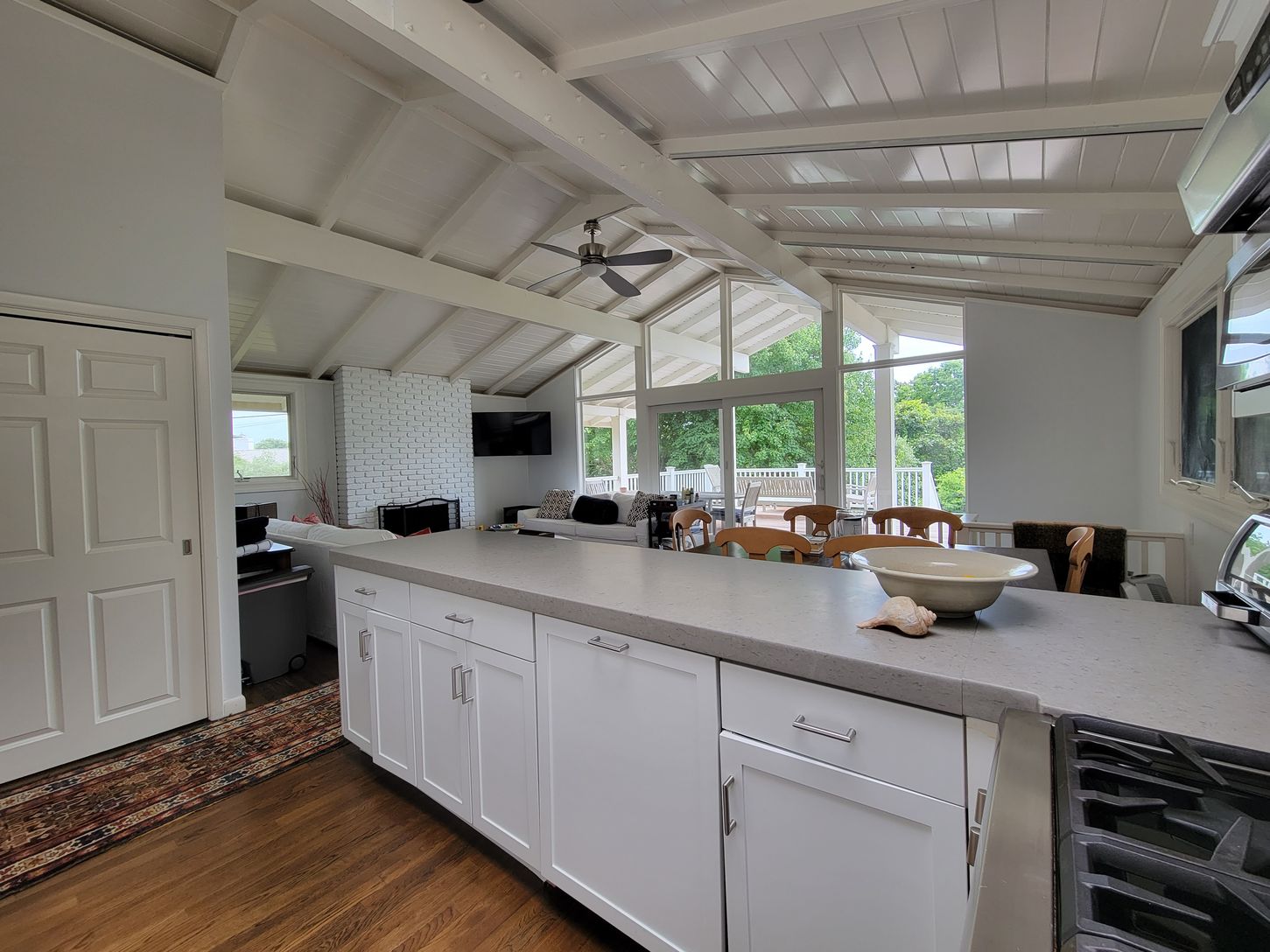  Open concept kitchen