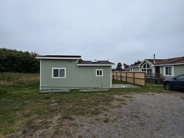 1850 Peninsula Dr #B — Photo 2